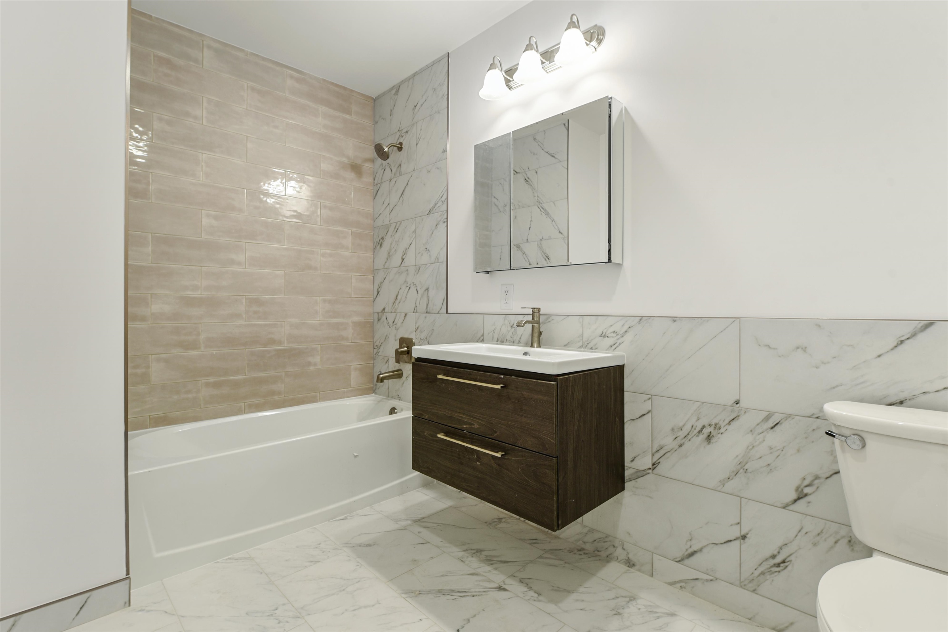 506 CENTRAL AVE Unit: 502