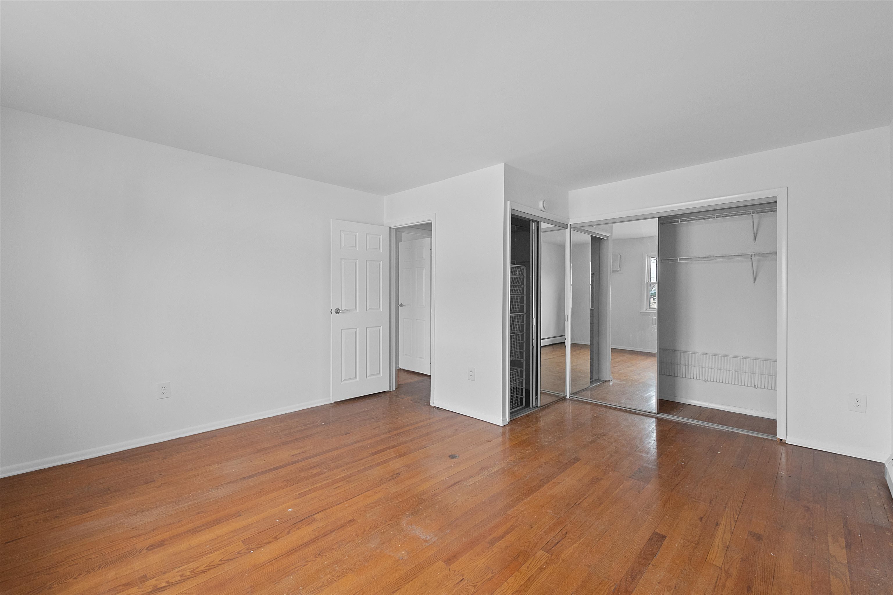 8 COLONIAL DR