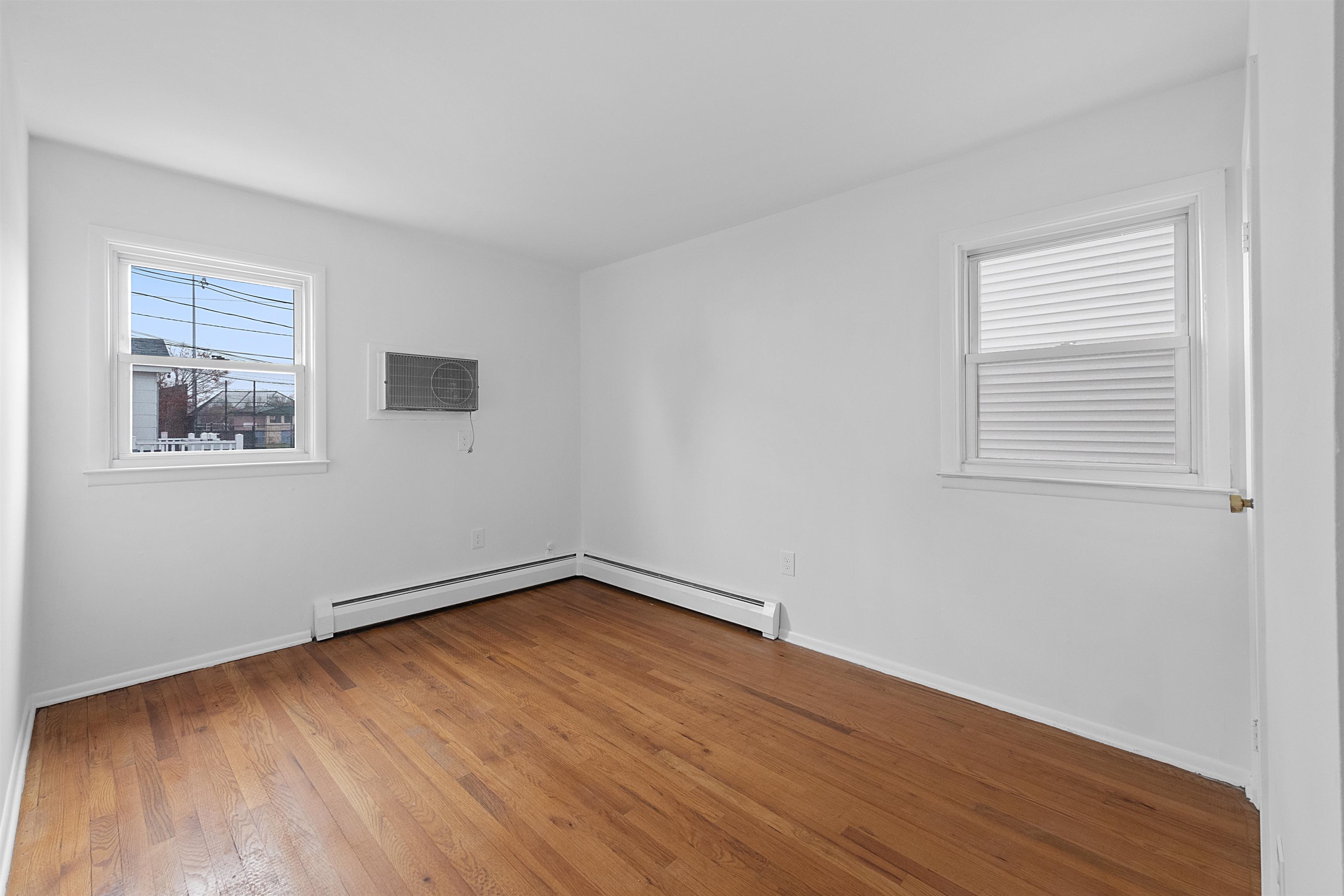8 COLONIAL DR