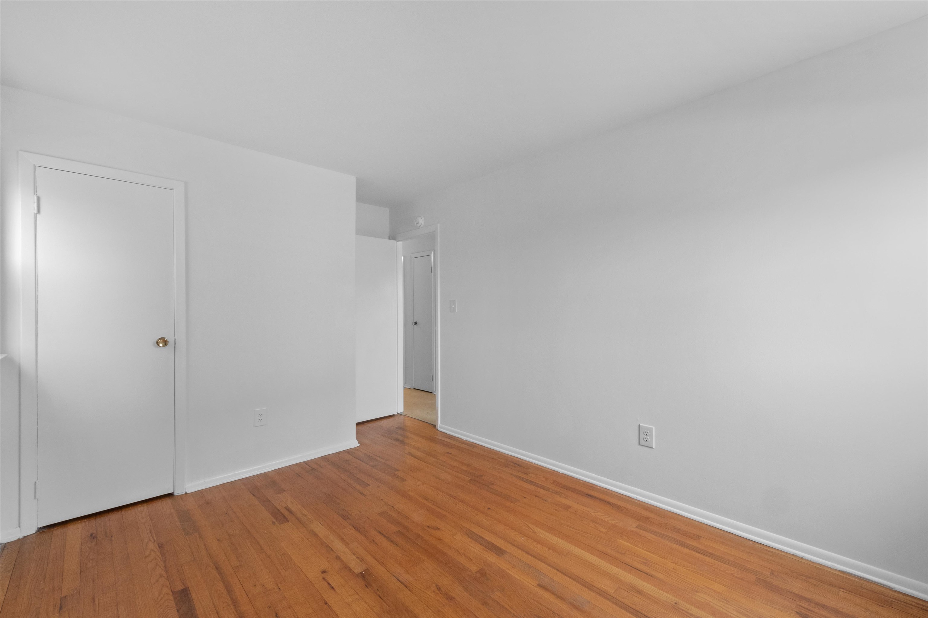 8 COLONIAL DR