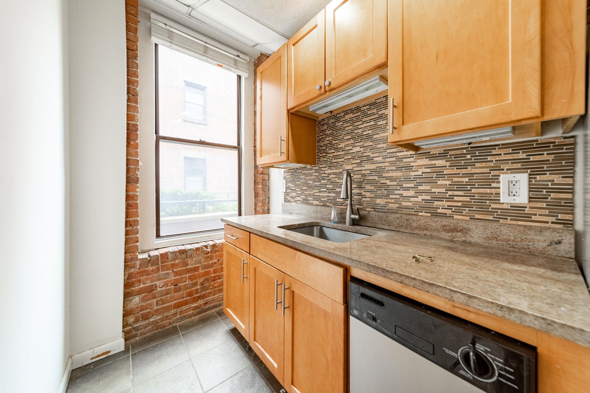 158 WAYNE ST Unit: 103A