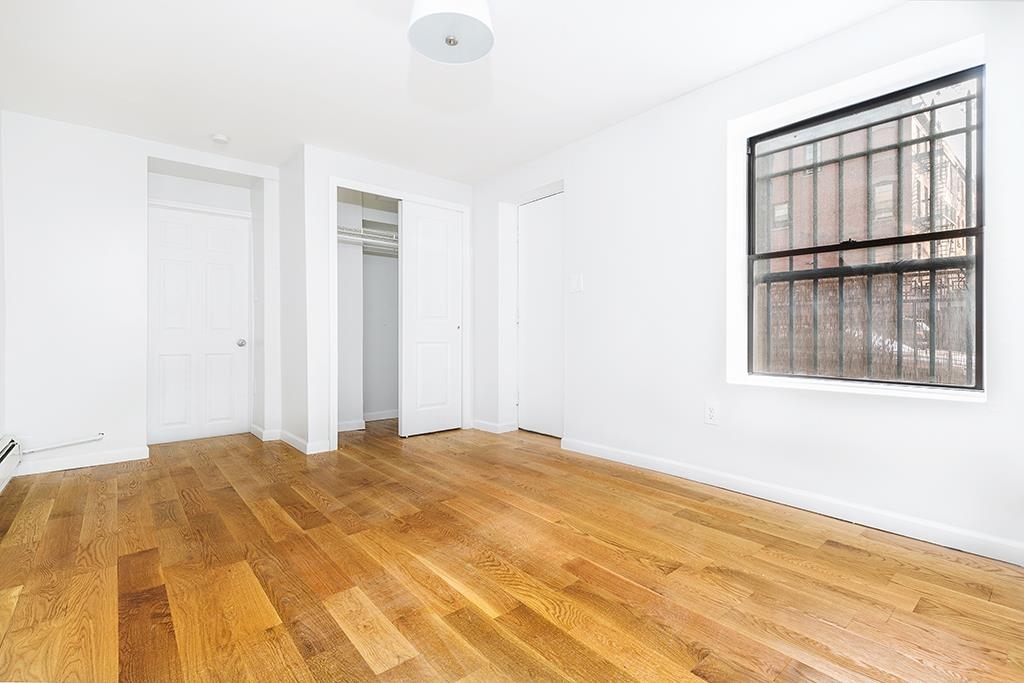 305 VARICK ST