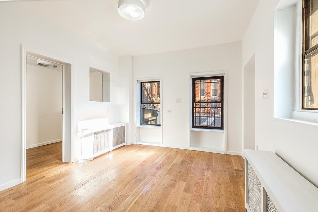 305 VARICK ST
