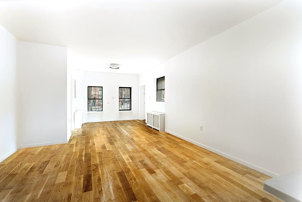 305 VARICK ST