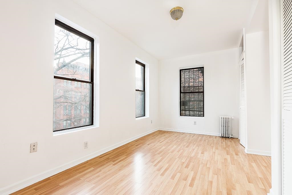 305 VARICK ST