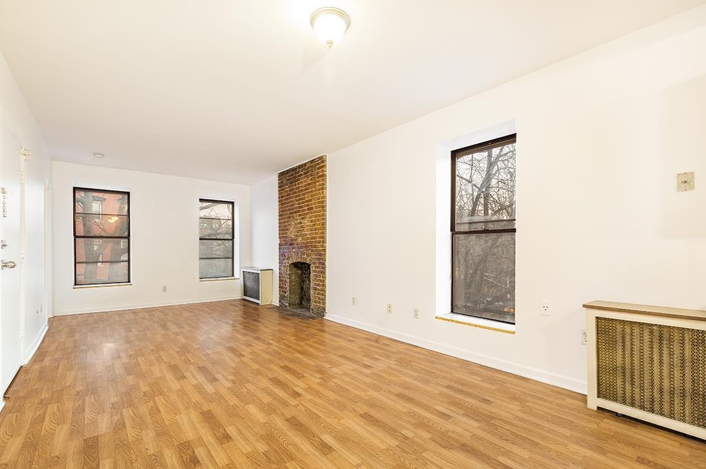 305 VARICK ST