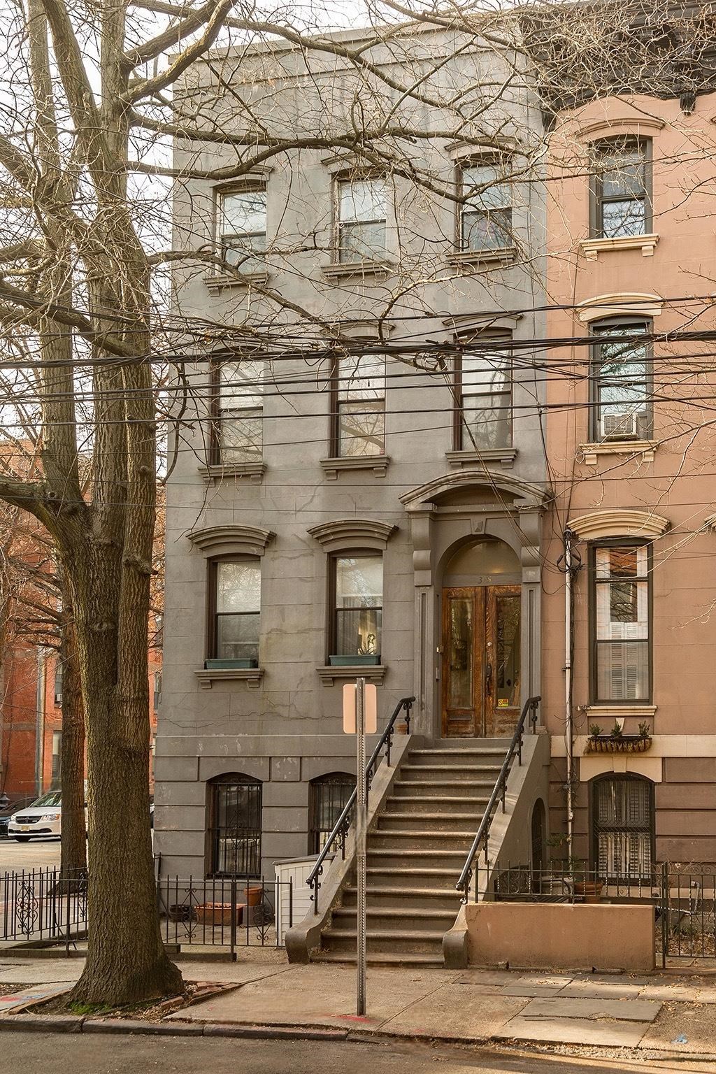 305 VARICK ST