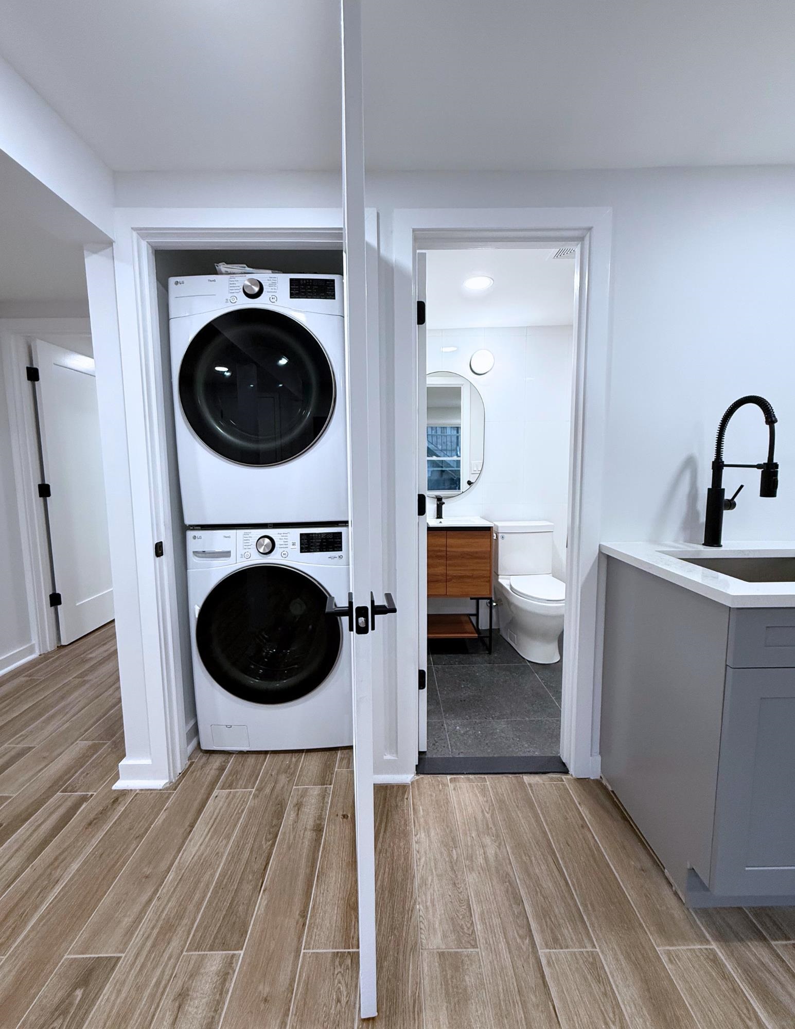 256 PRINCETON AVE Unit: 1B