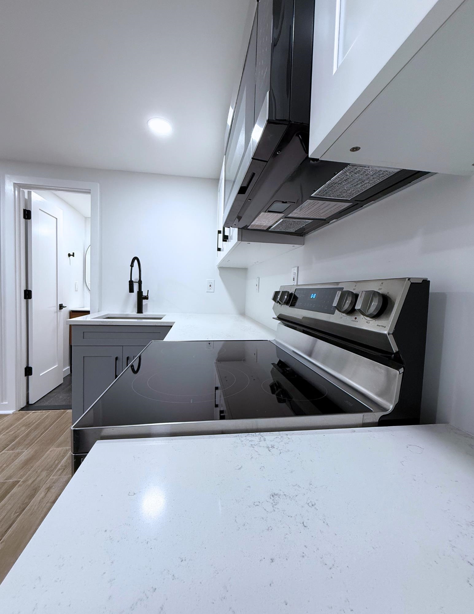 256 PRINCETON AVE Unit: 1B