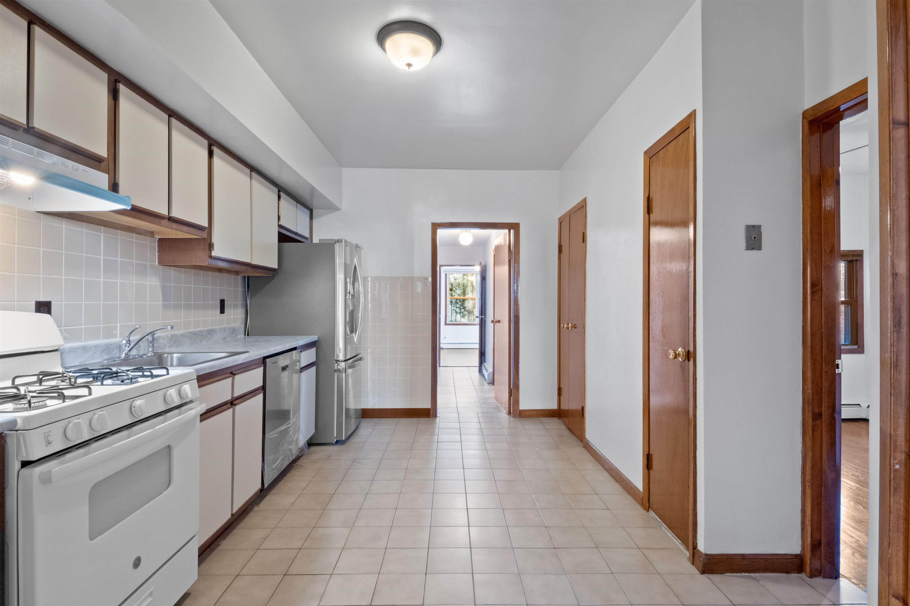 117 WINFIELD AVE Unit: 1