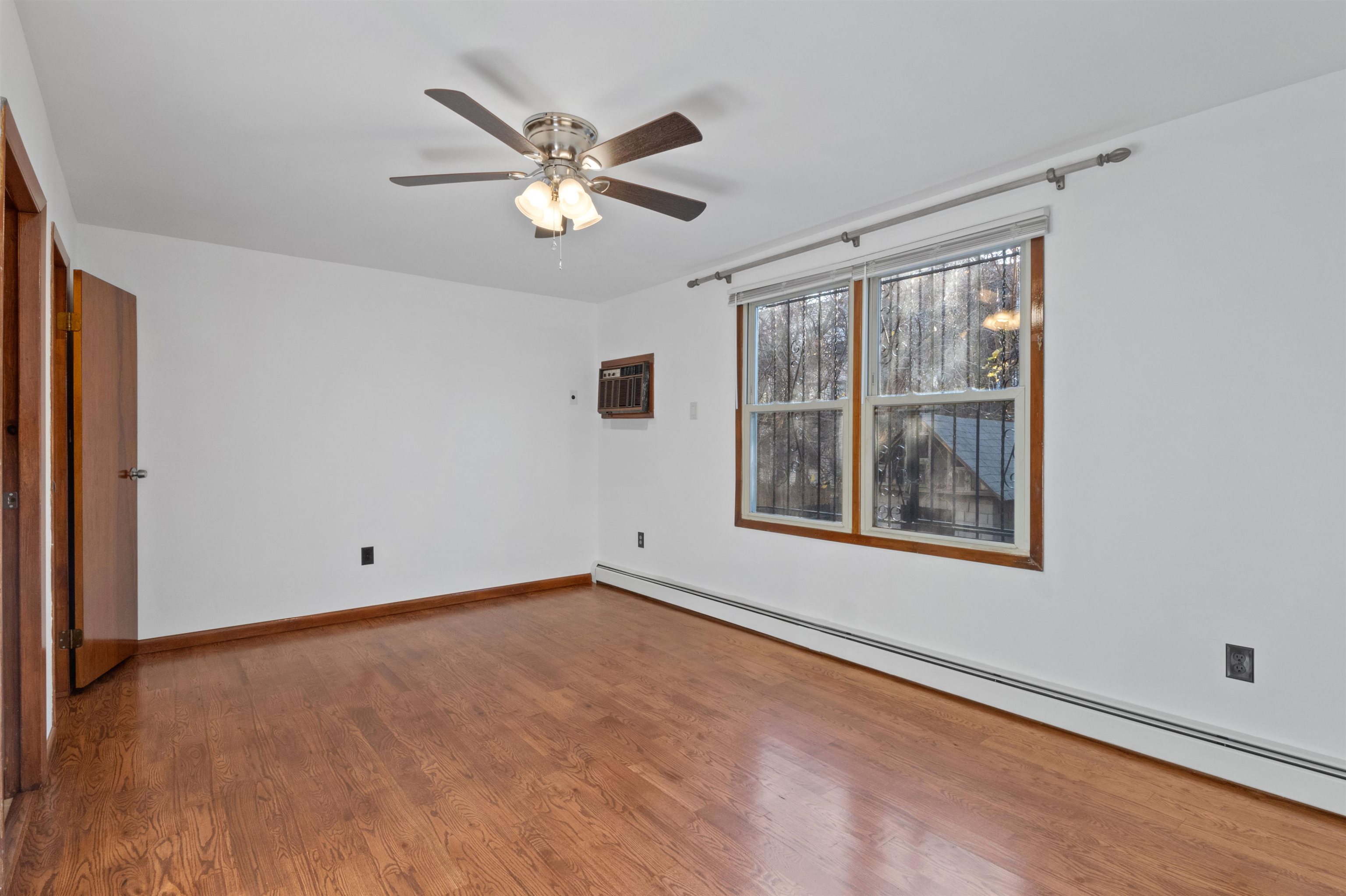 117 WINFIELD AVE Unit: 1