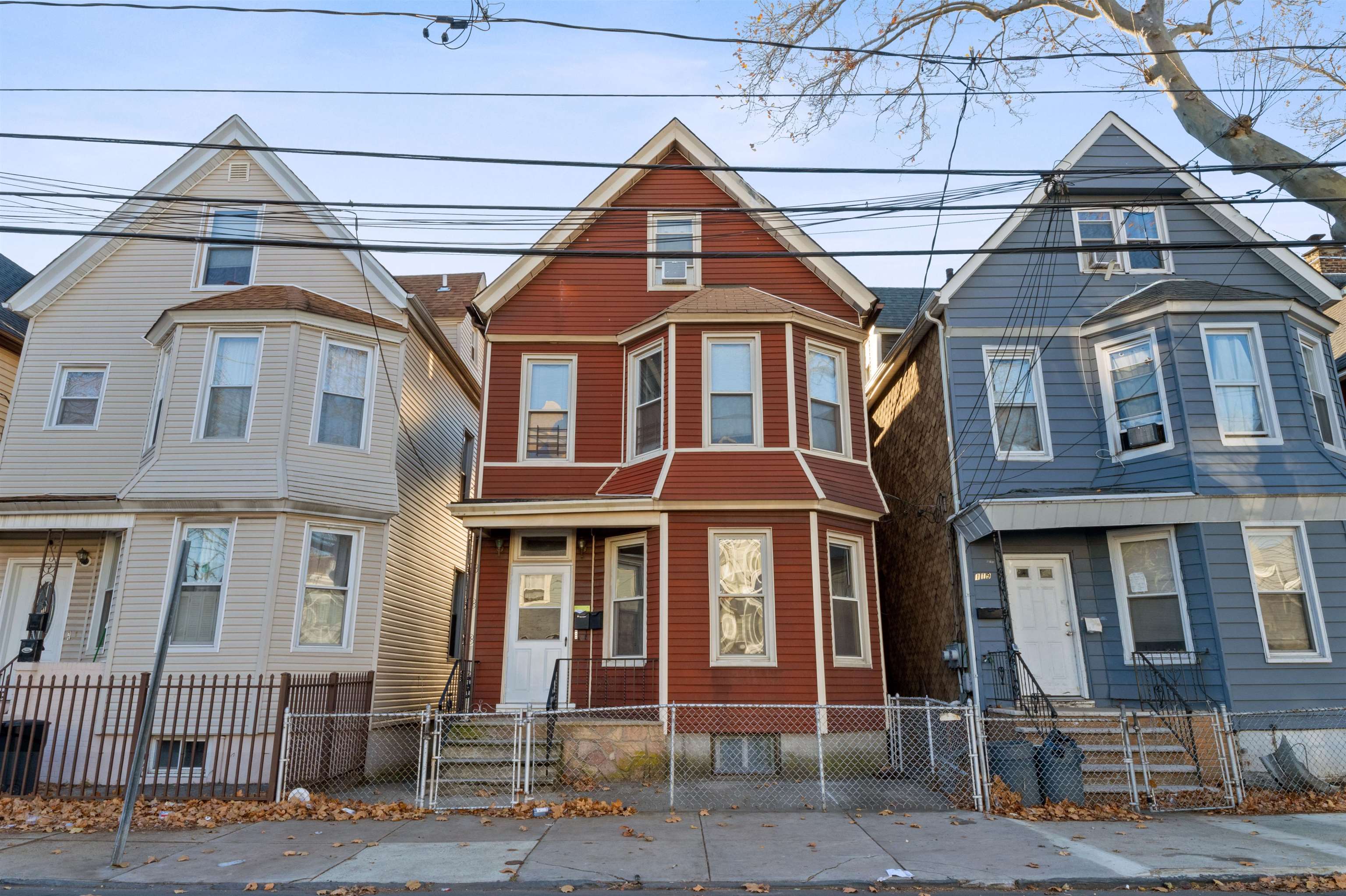 117 WINFIELD AVE Unit: 1