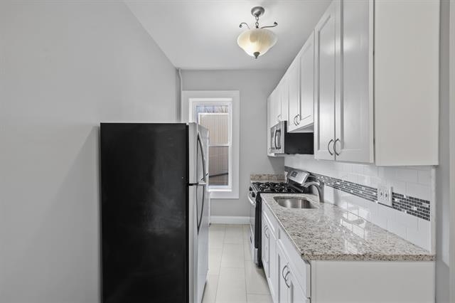 284 3RD ST Unit: 1D