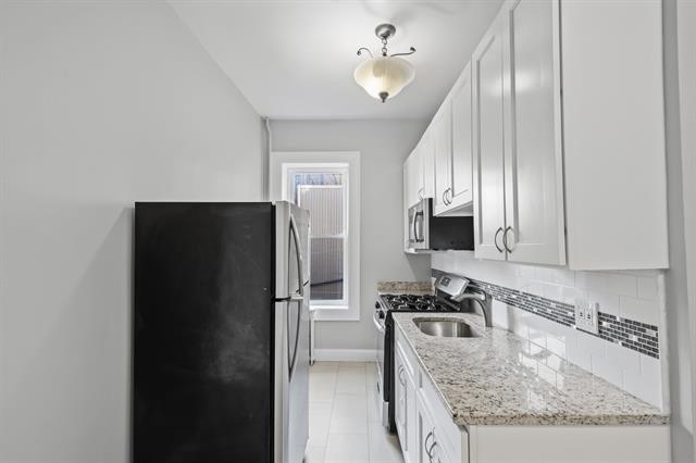 284 3RD ST Unit: 1D