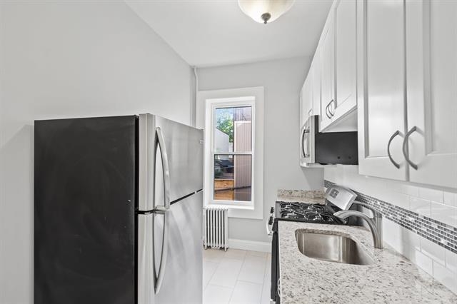 284 3RD ST Unit: 1D
