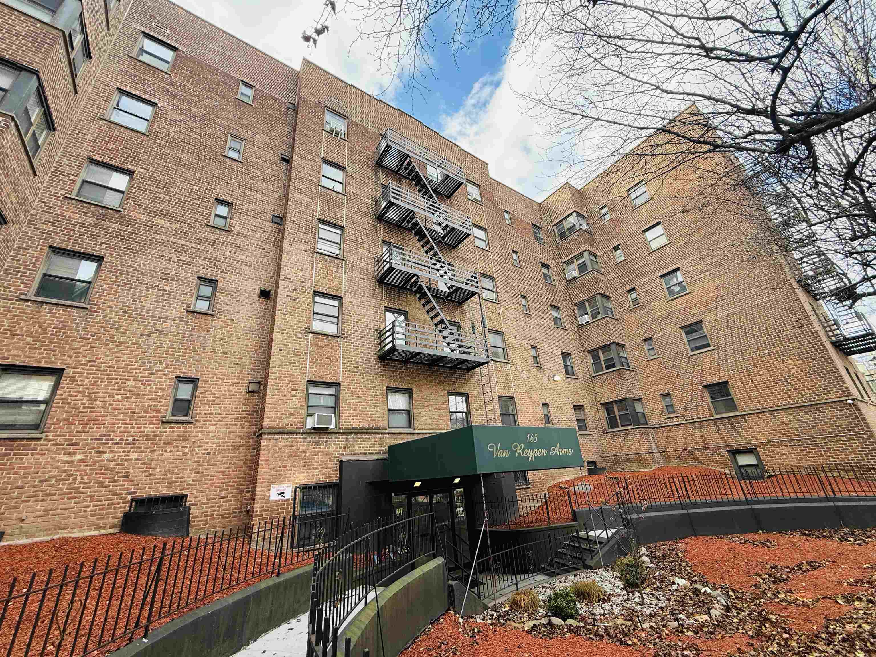 165 VROOM ST Unit: 5E