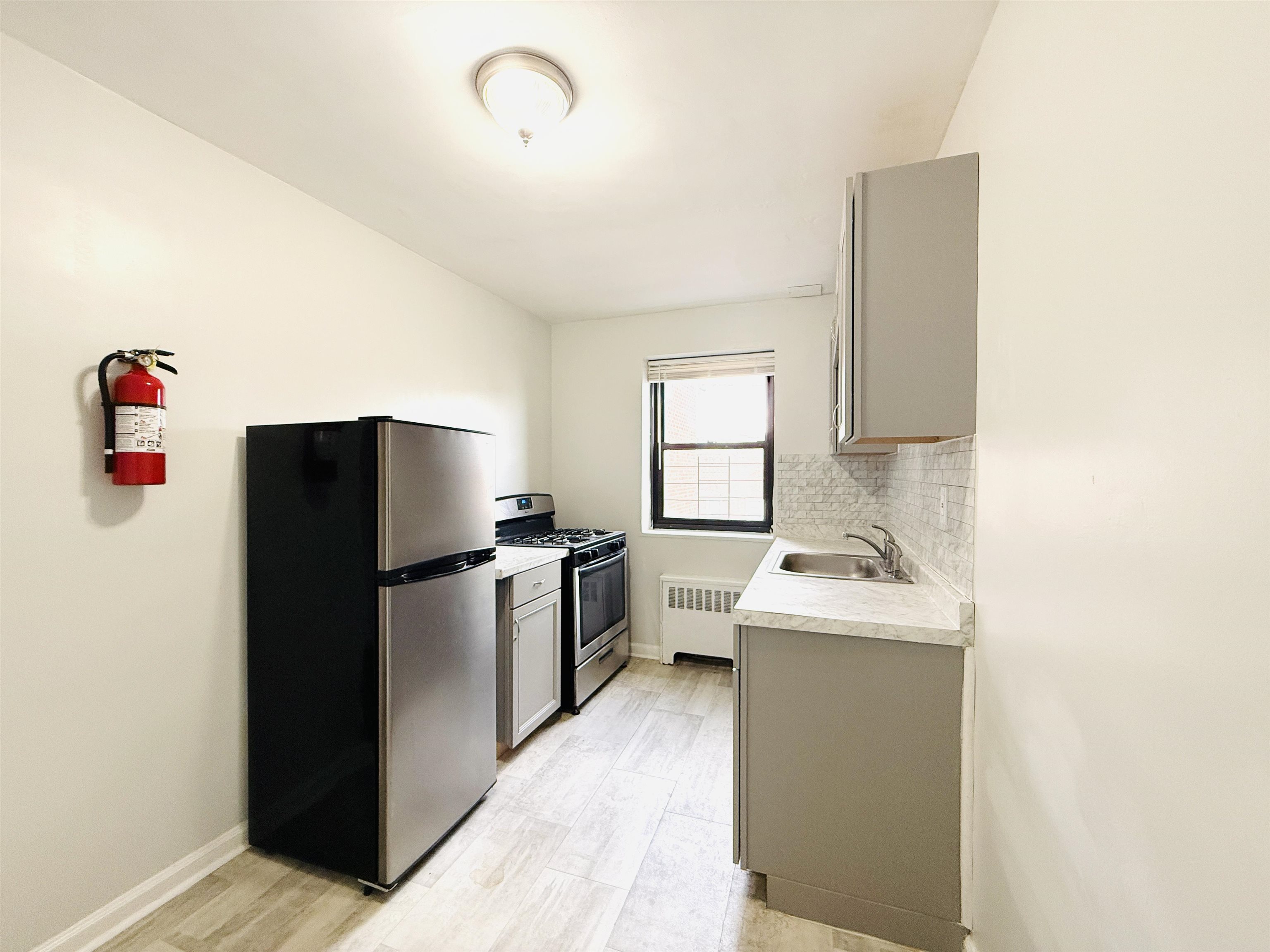 165 VROOM ST Unit: 5E