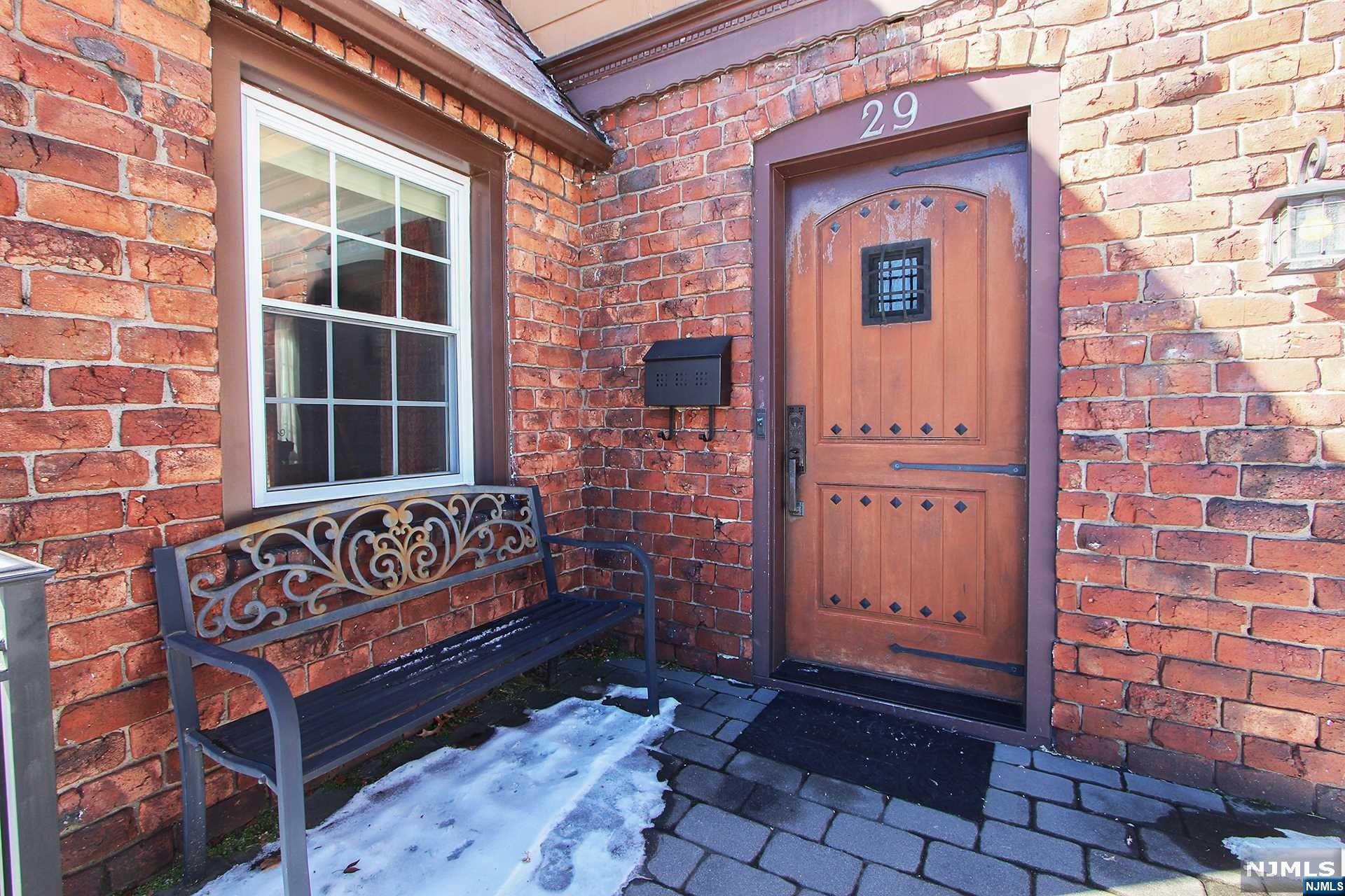 29 Oakridge Road