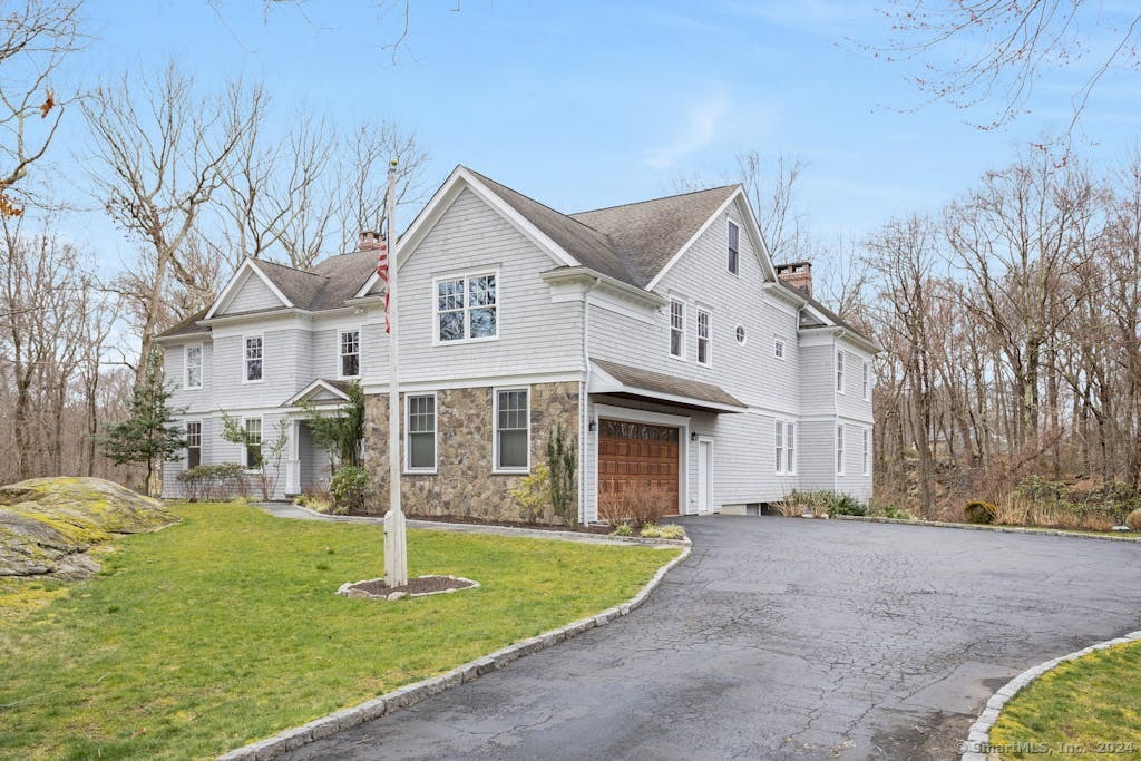6 Woods End Lane