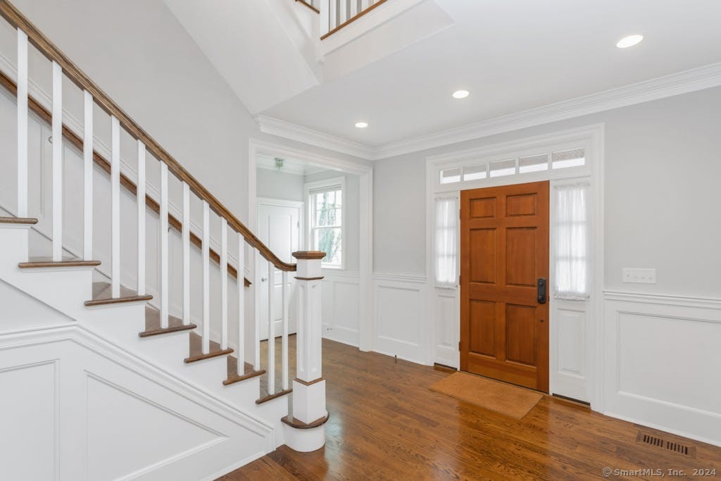 6 Woods End Lane