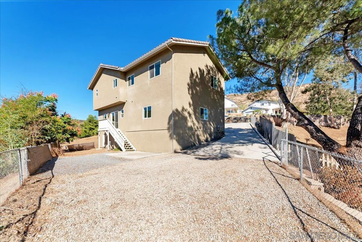 230 West Noakes Streets