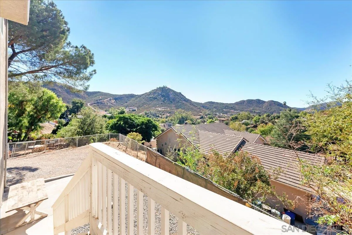 230 West Noakes Streets