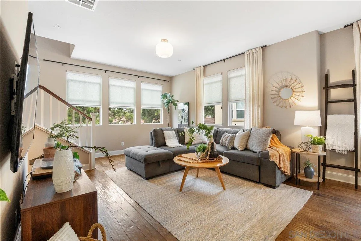 1641 Waterlily Way