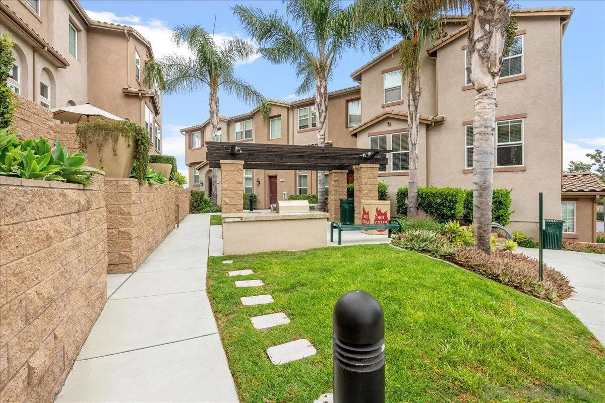 1641 Waterlily Way