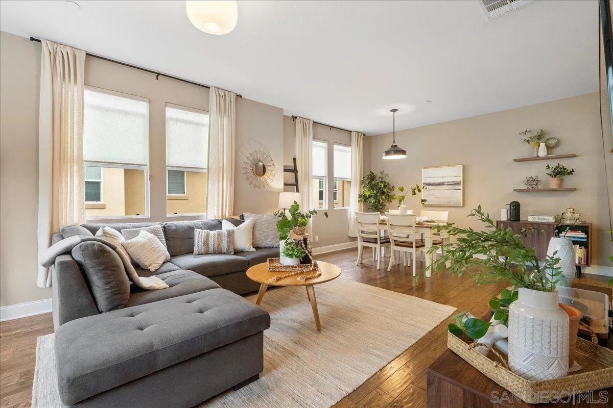 1641 Waterlily Way
