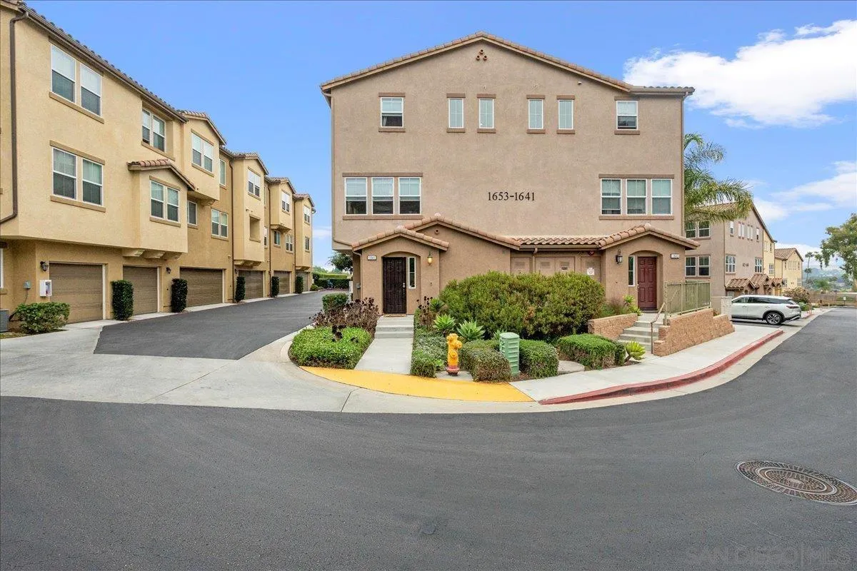 1641 Waterlily Way