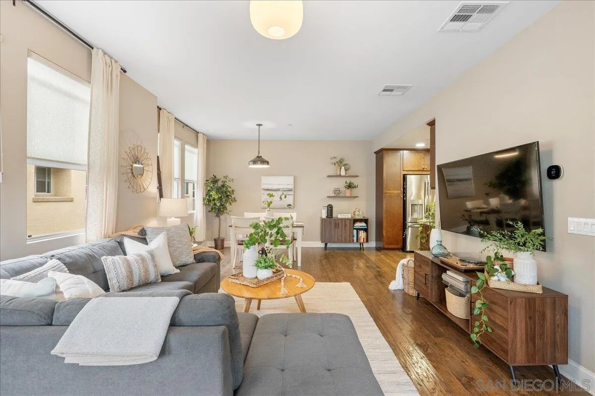 1641 Waterlily Way