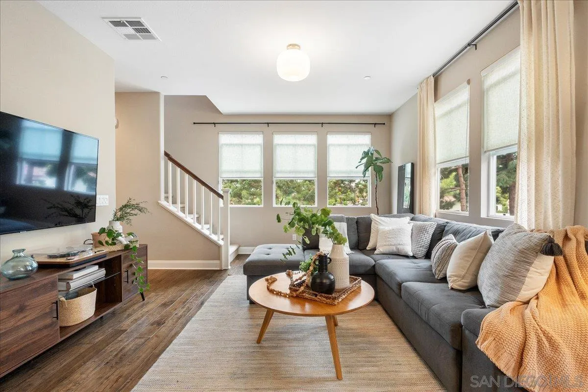 1641 Waterlily Way