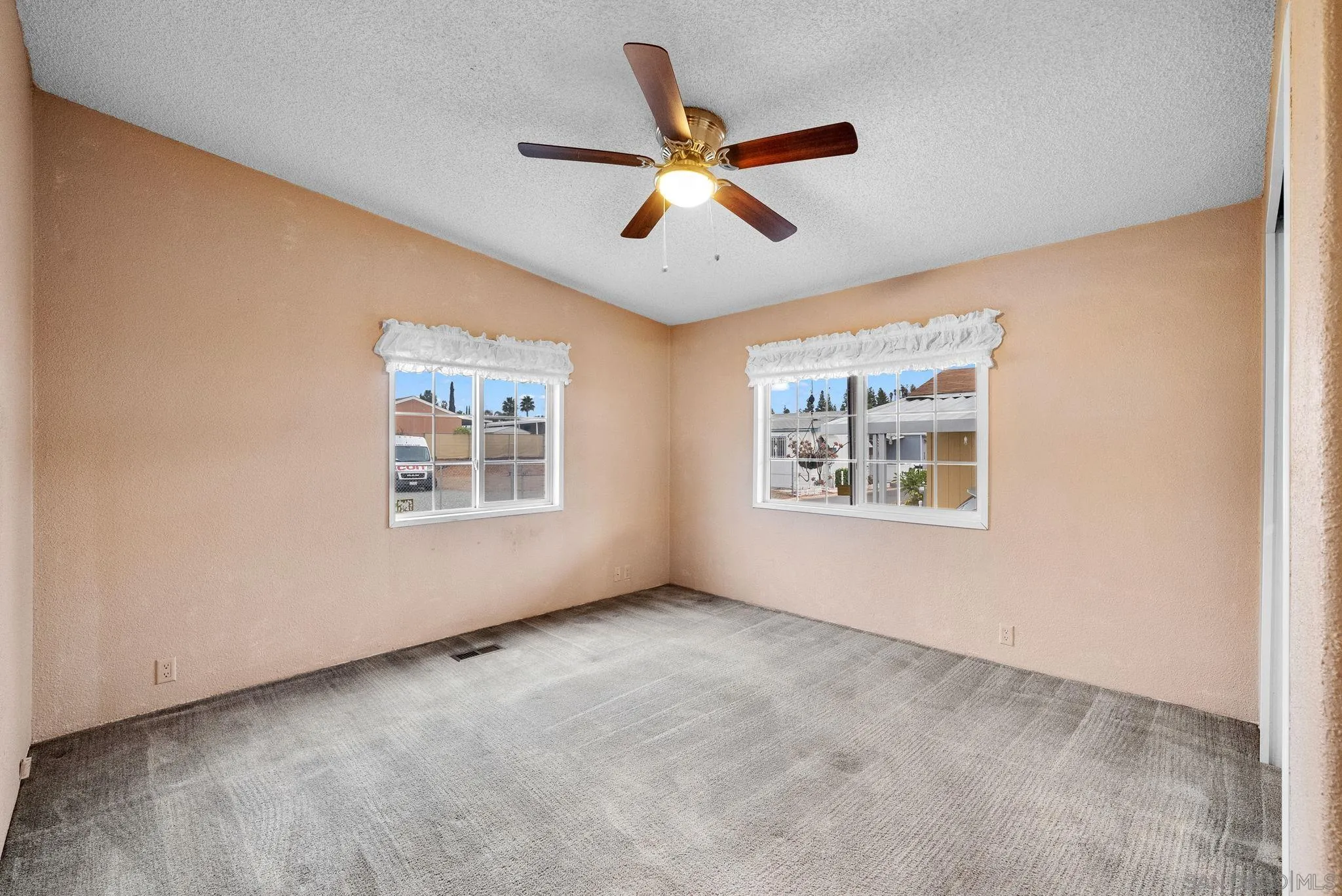 450 E Bradley Unit 41