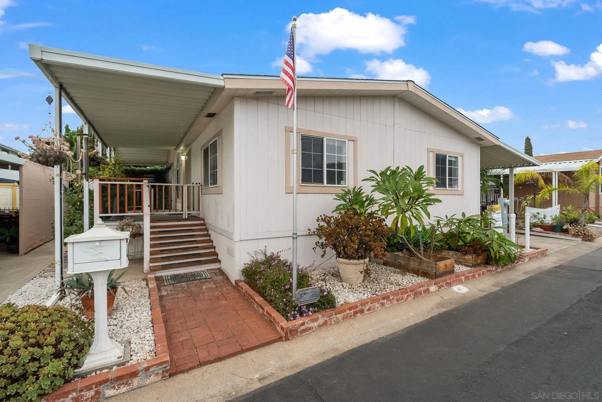 450 E Bradley Unit 41