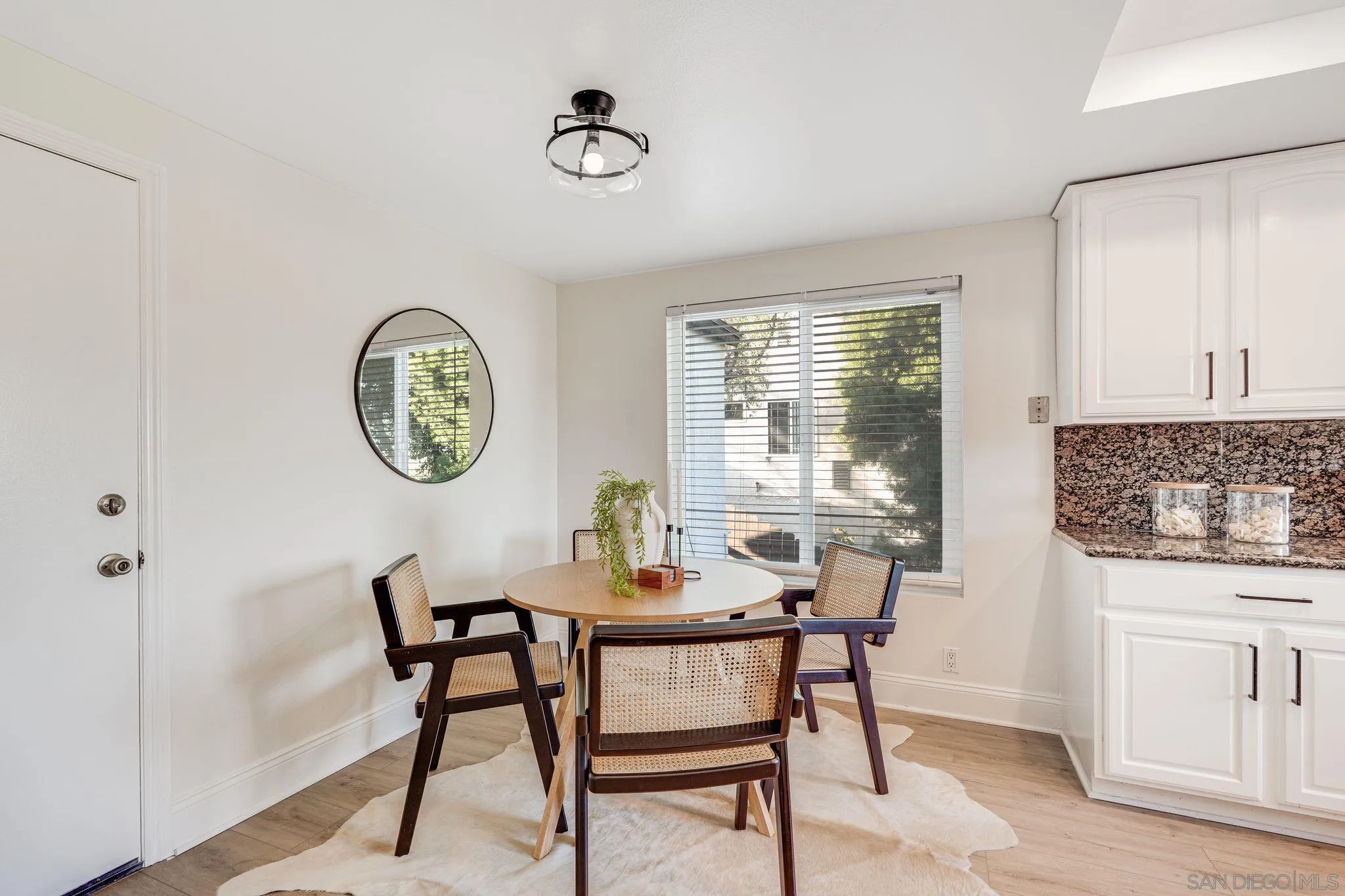 401 Camino Elevado
