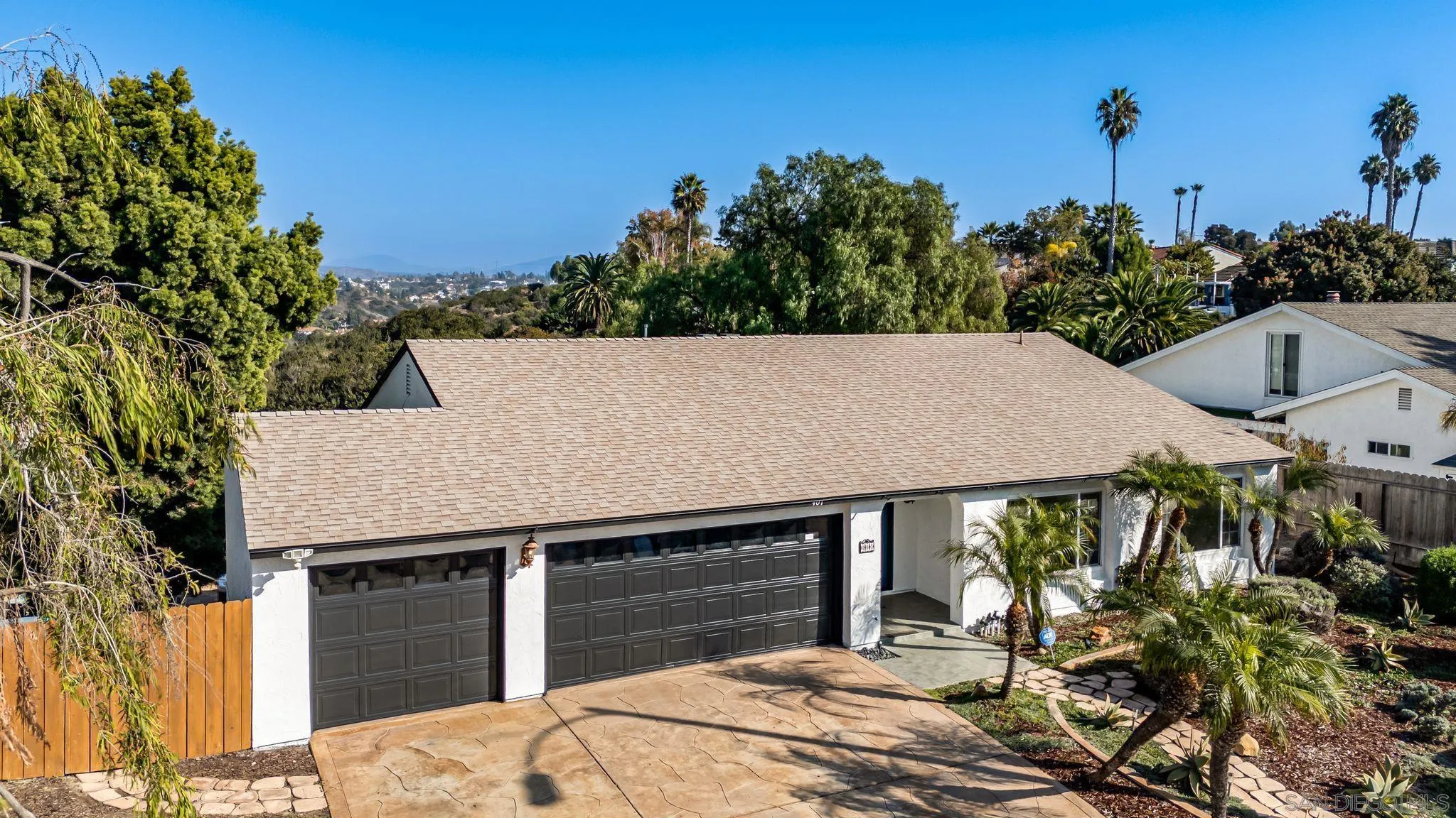 401 Camino Elevado