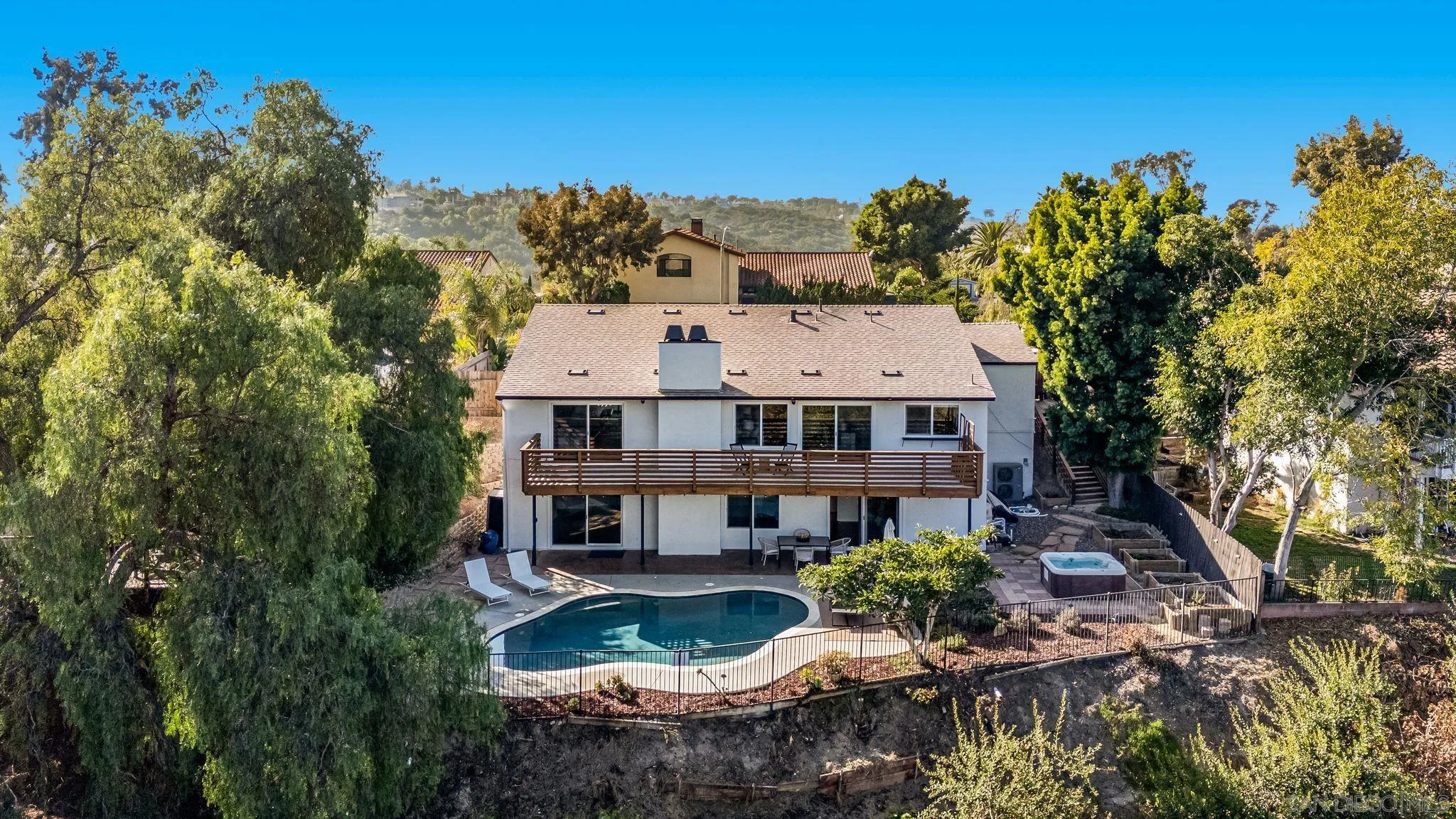 401 Camino Elevado