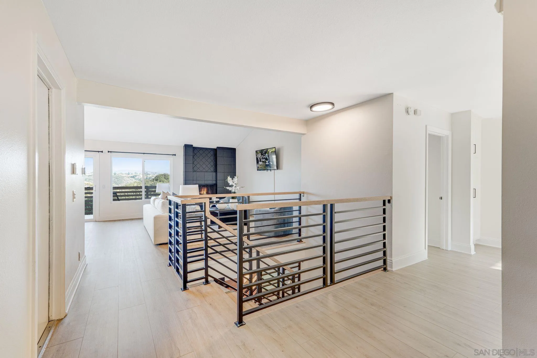 401 Camino Elevado
