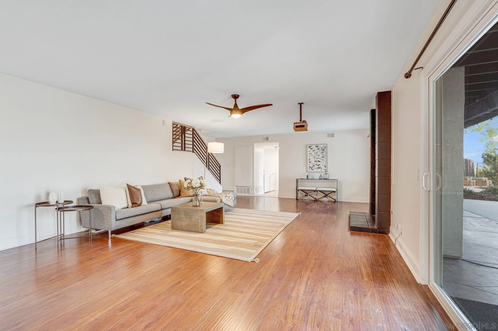401 Camino Elevado