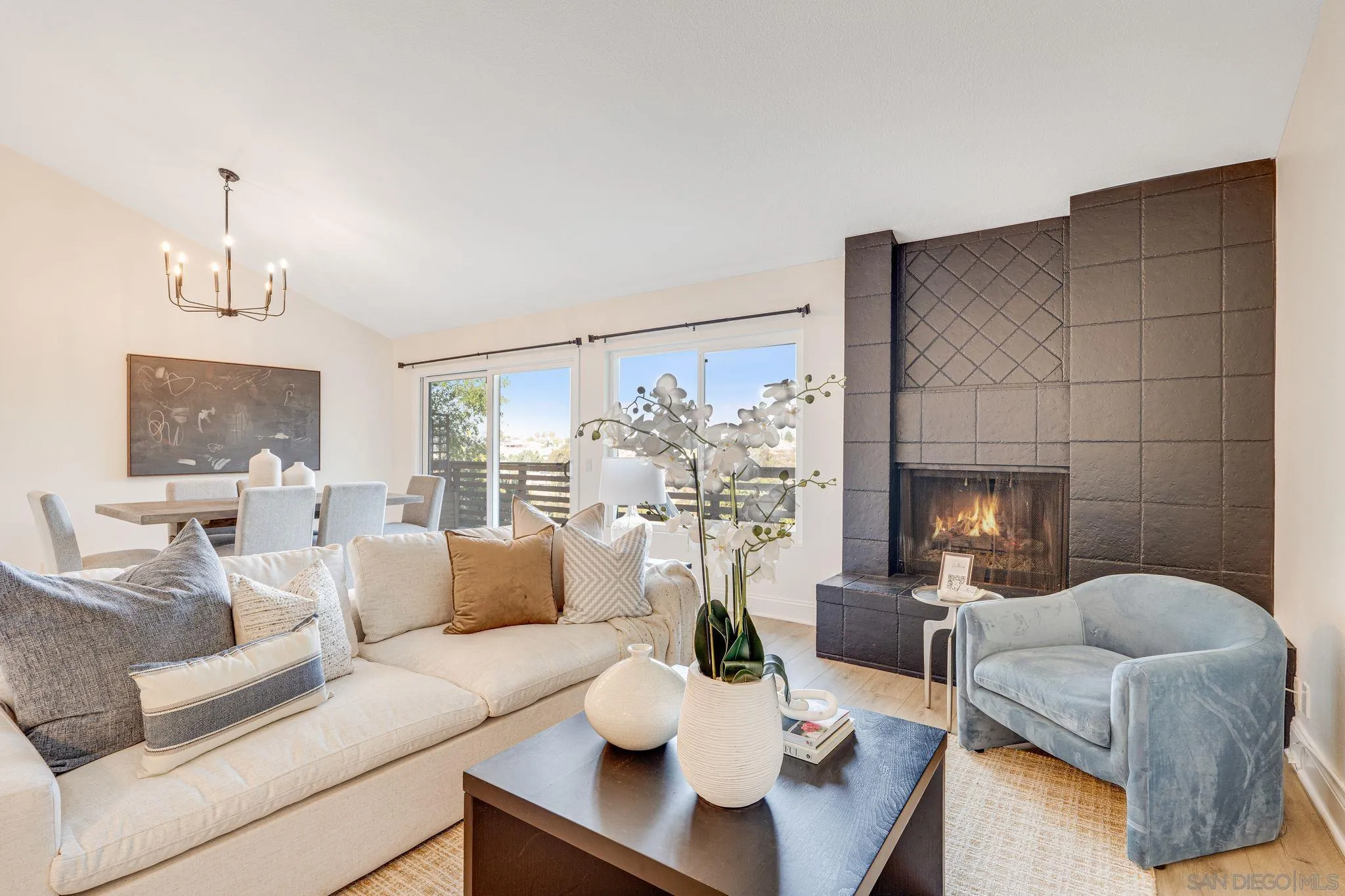 401 Camino Elevado