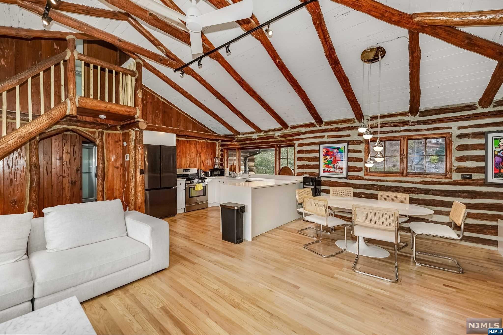 111 Woods Road