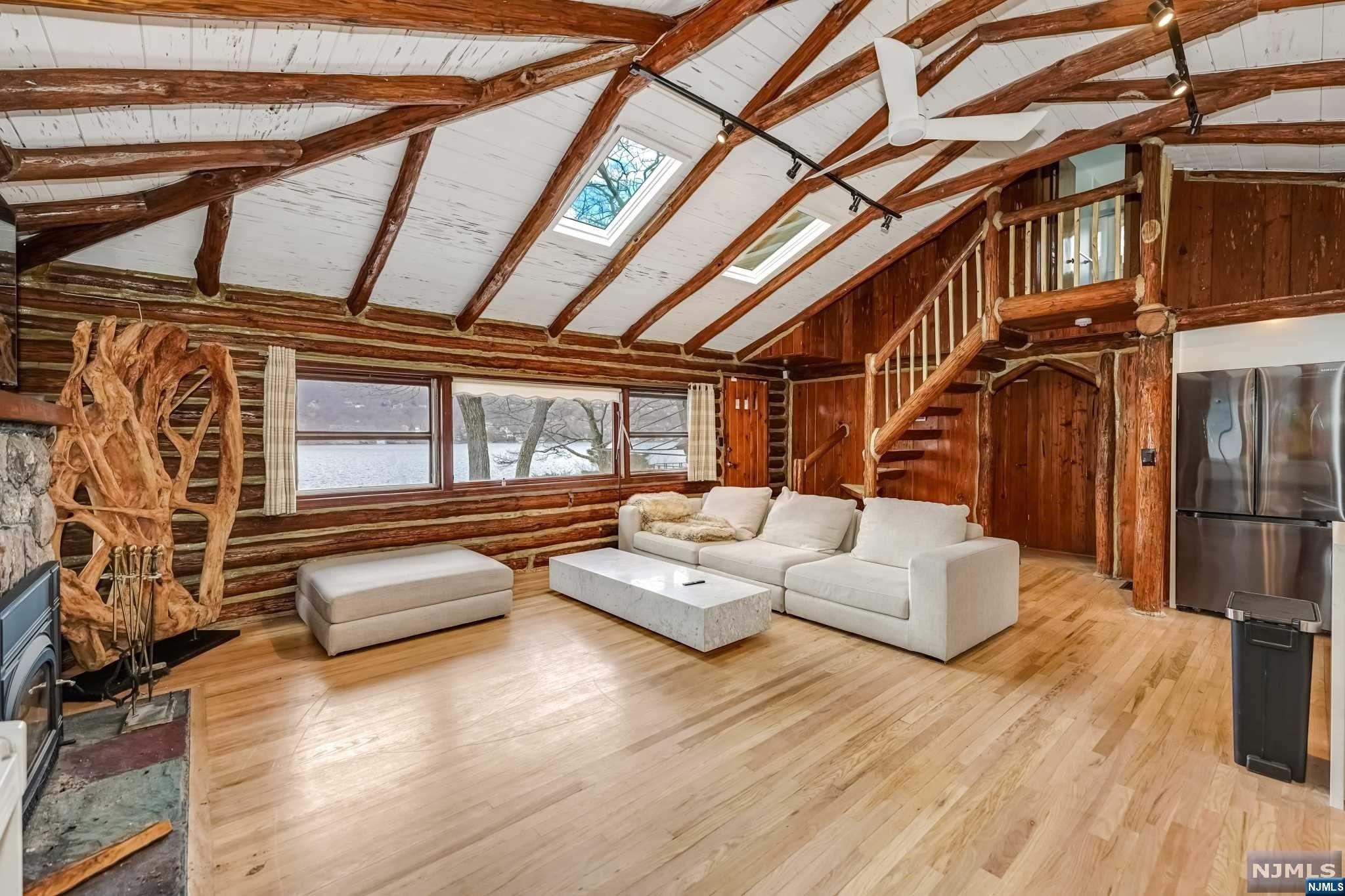 111 Woods Road