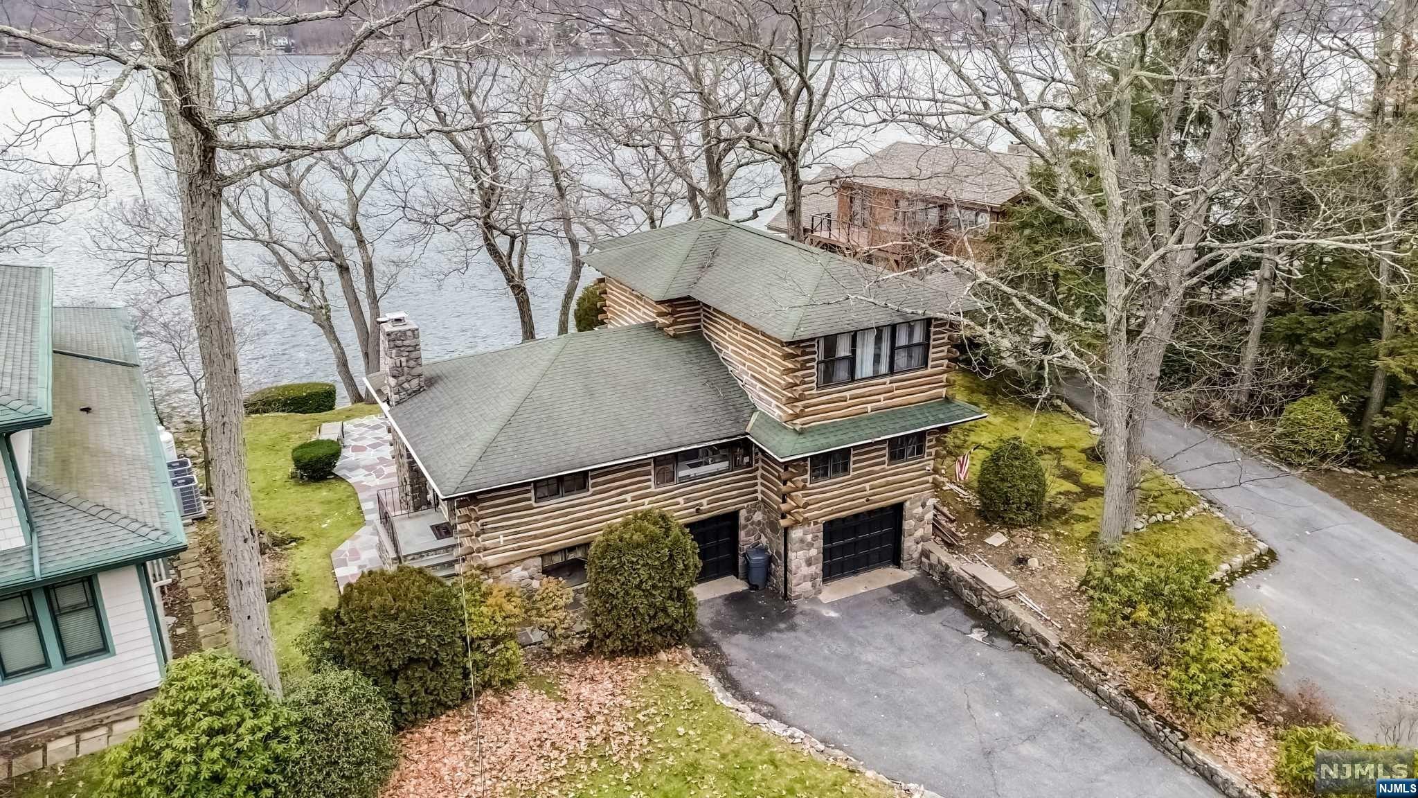 111 Woods Road