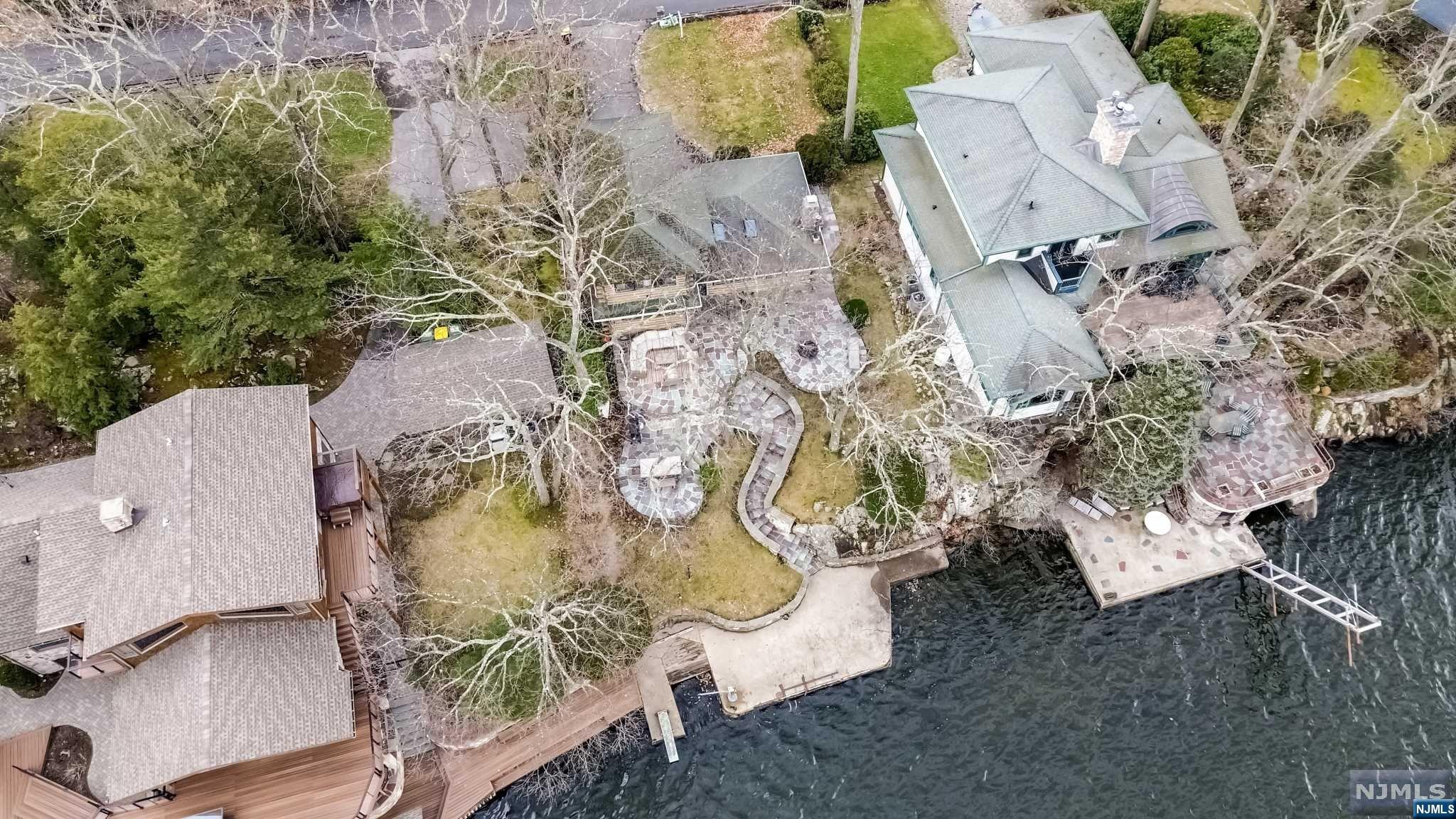 111 Woods Road