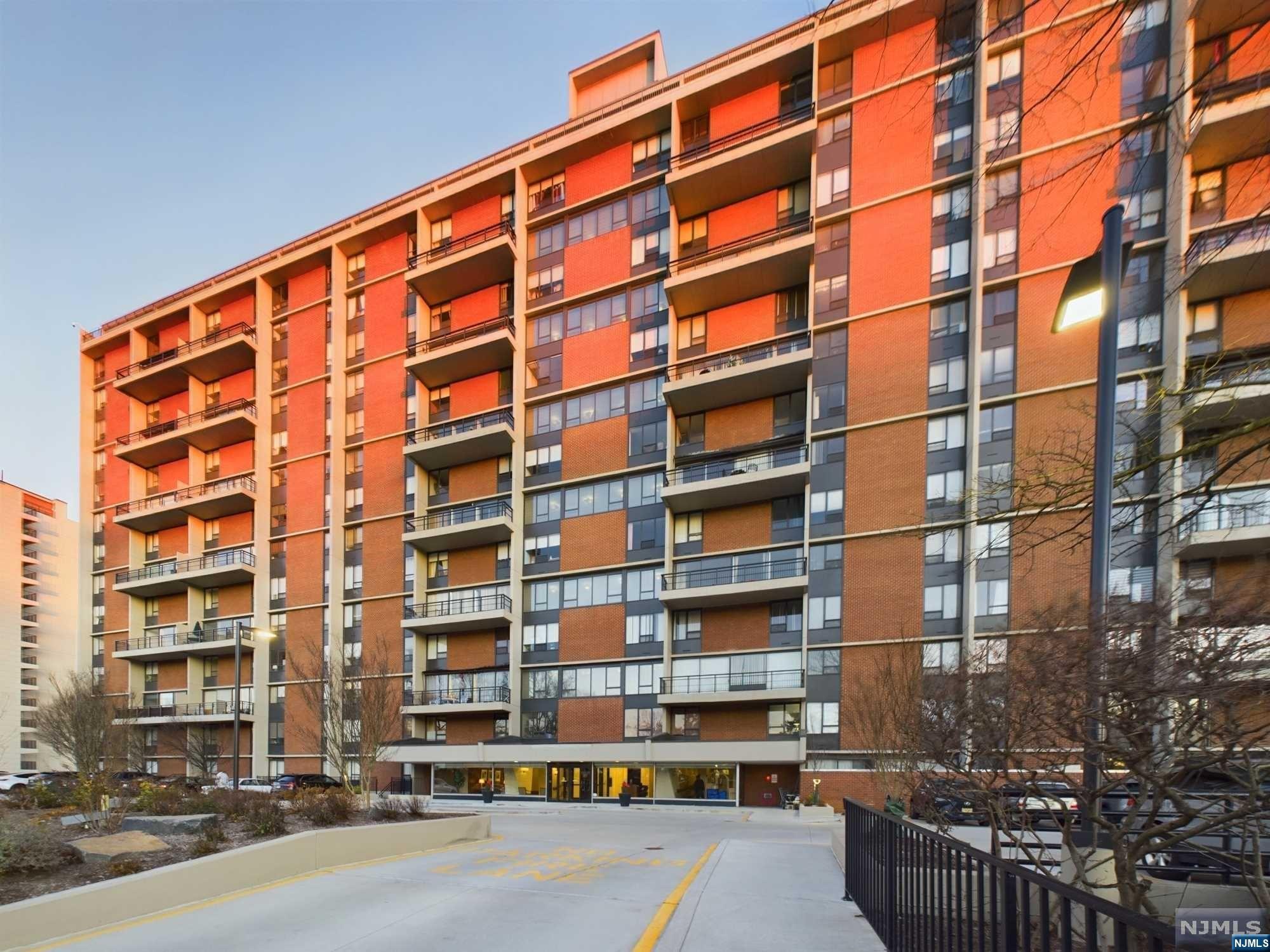 3 Horizon Road 803