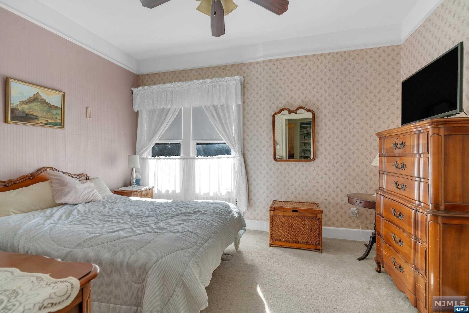 119 Hardenburgh Avenue