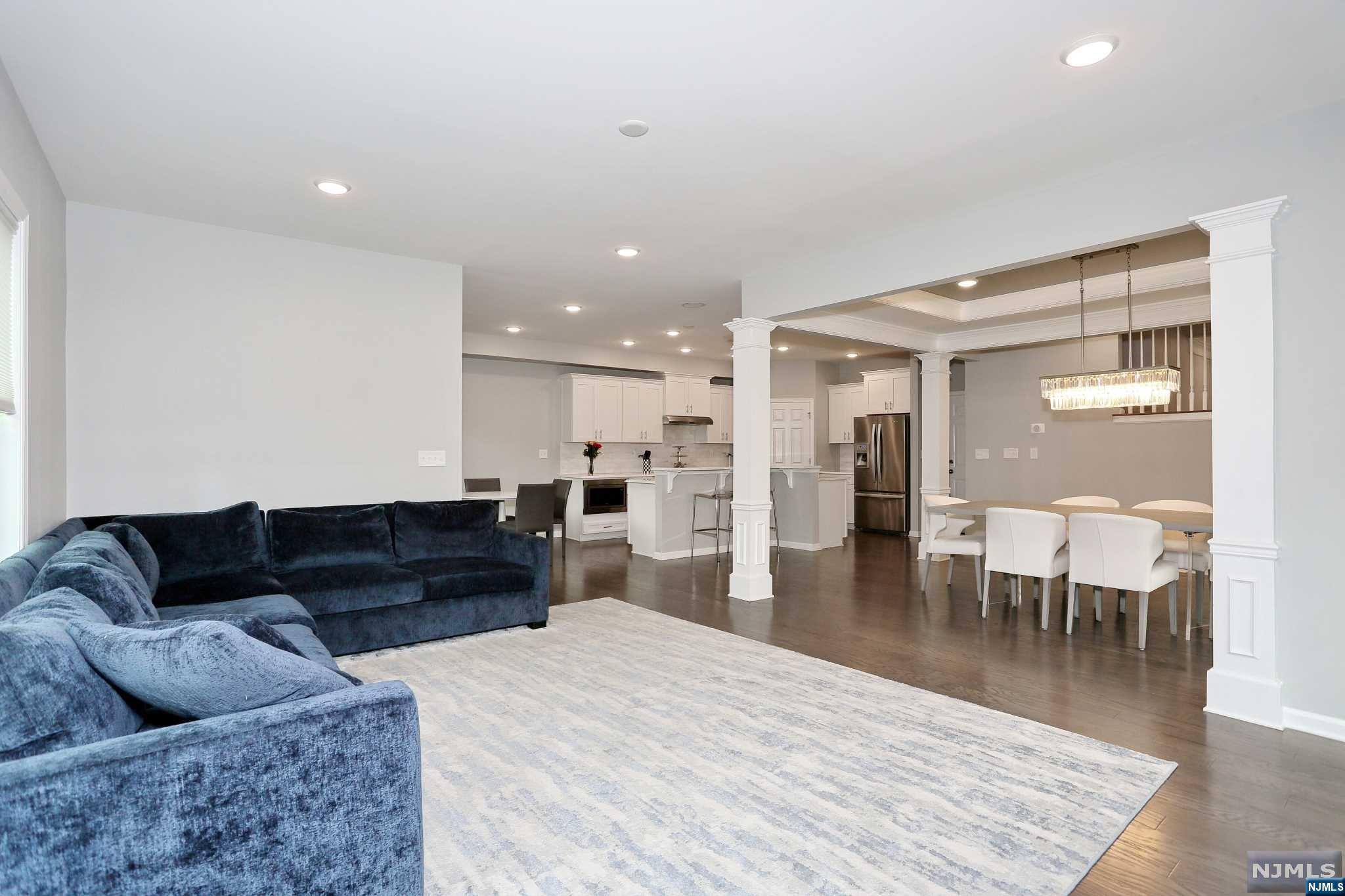 10 Marilyn Drive