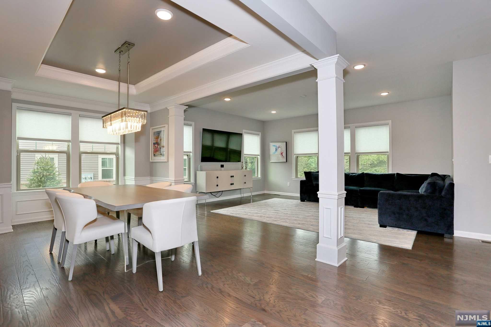 10 Marilyn Drive