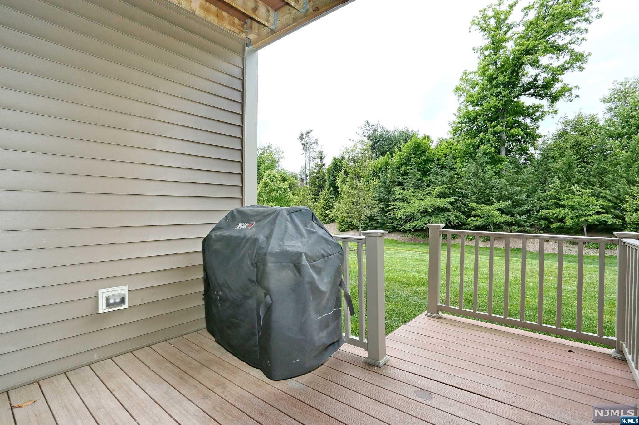 10 Marilyn Drive