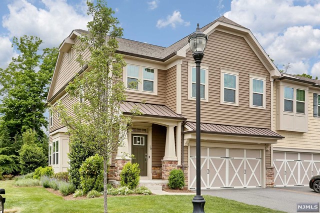 10 Marilyn Drive